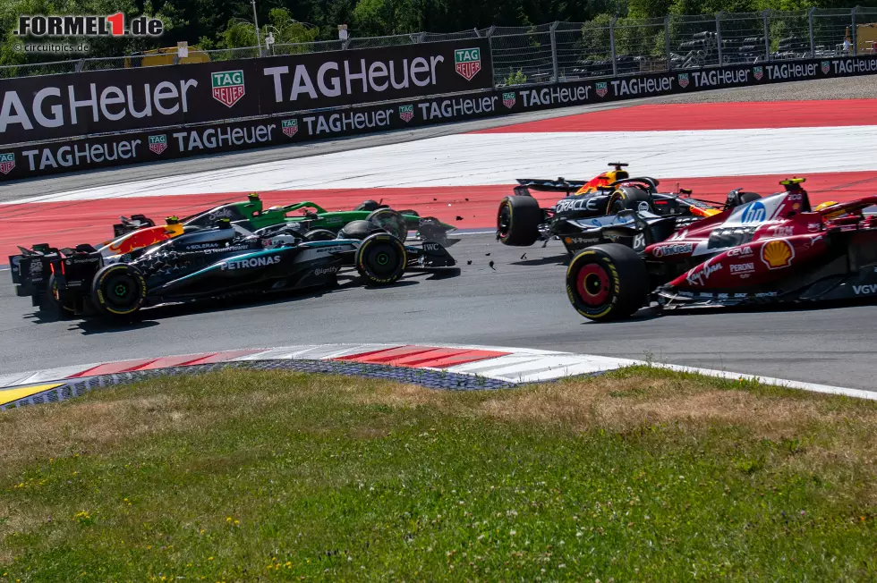 Foto zur News: Andrea Kimi Antonelli und Max Verstappen (Red Bull)