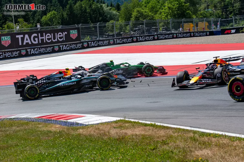 Foto zur News: Andrea Kimi Antonelli und Max Verstappen (Red Bull)