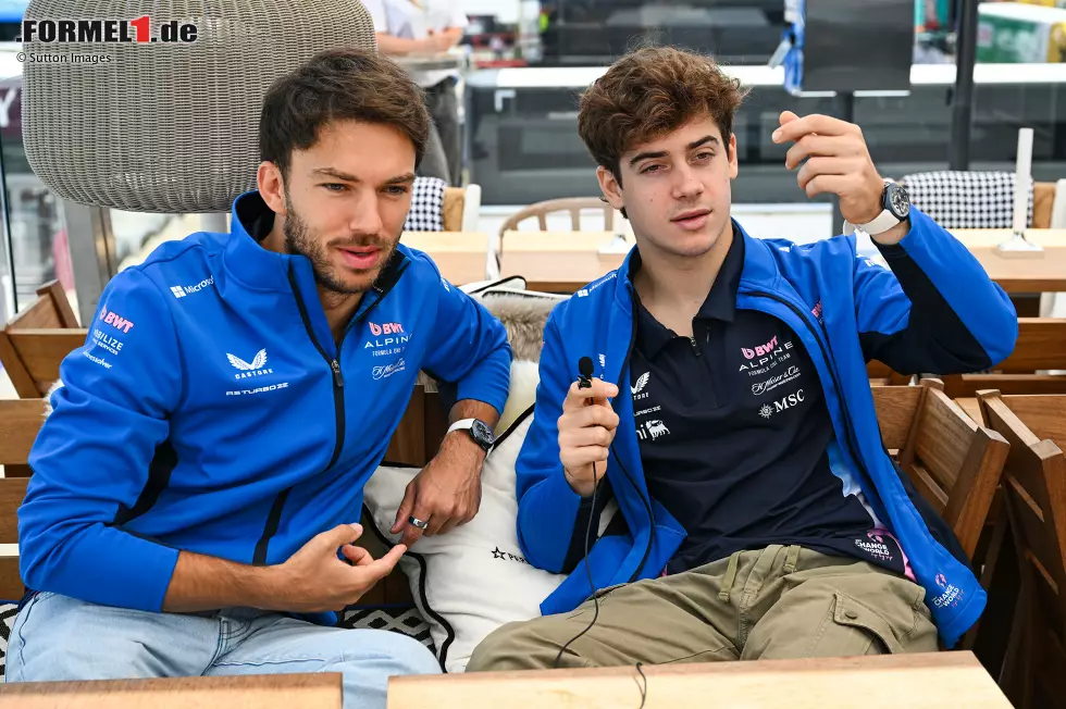 Foto zur News: Pierre Gasly (Alpine) und Franco Colapinto (Alpine)