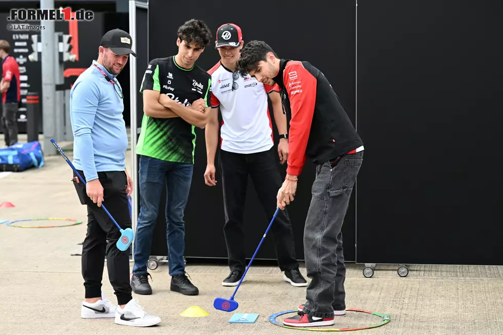 Foto zur News: Gabriel Bortoleto (Sauber), Oliver Bearman (Haas) und Esteban Ocon (Haas)