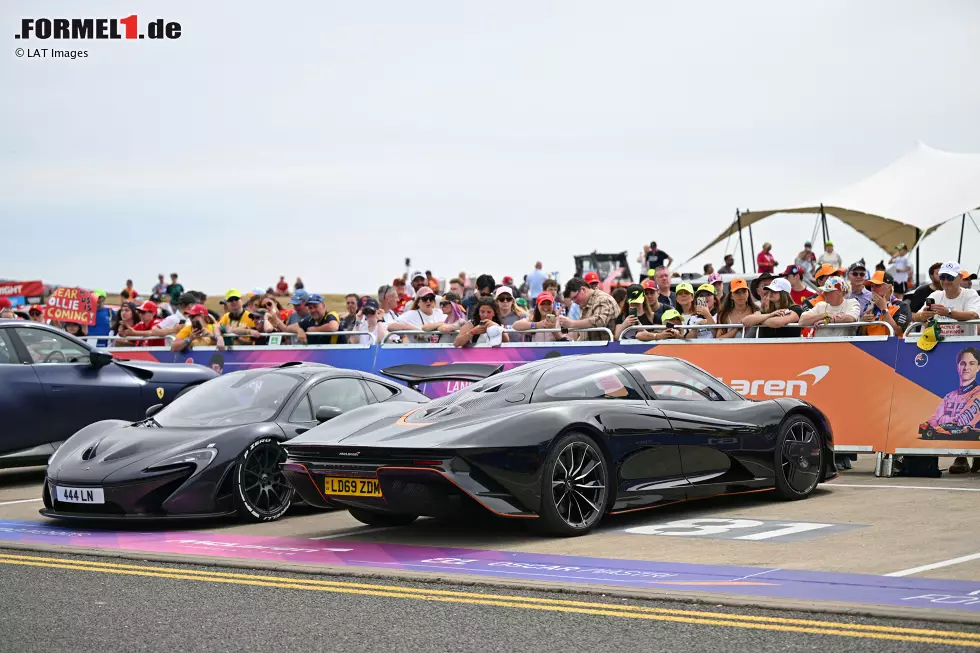 Foto zur News: McLaren-Fuhrpark in Silverstone