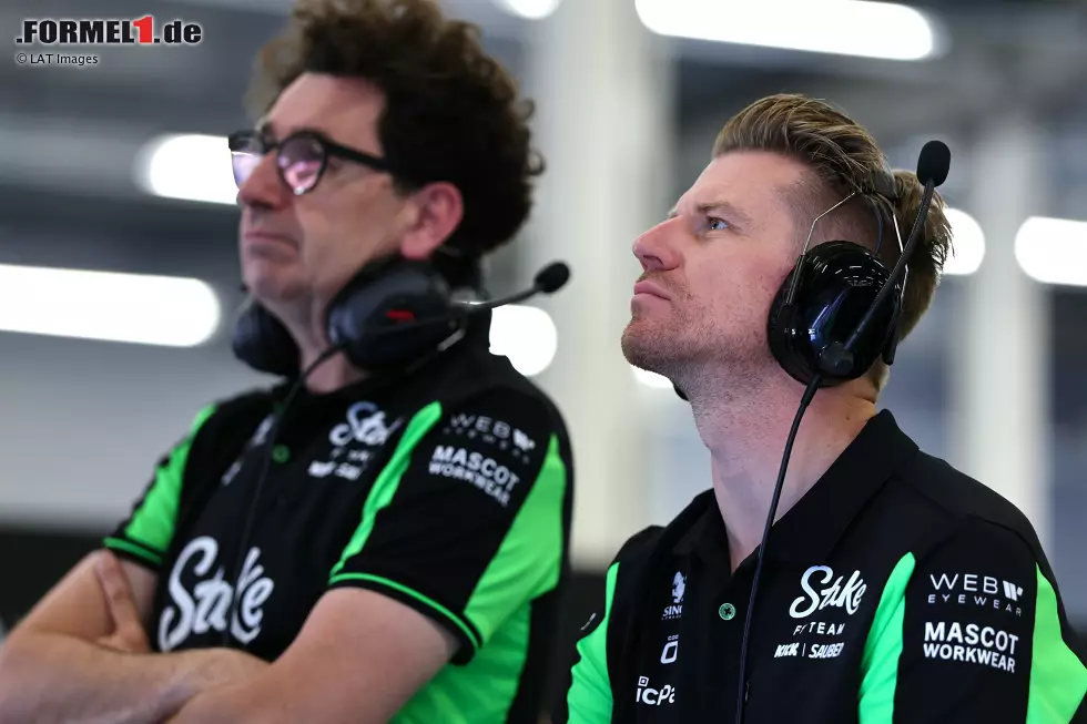 Foto zur News: Mattia Binotto und Nico Hülkenberg (Sauber)