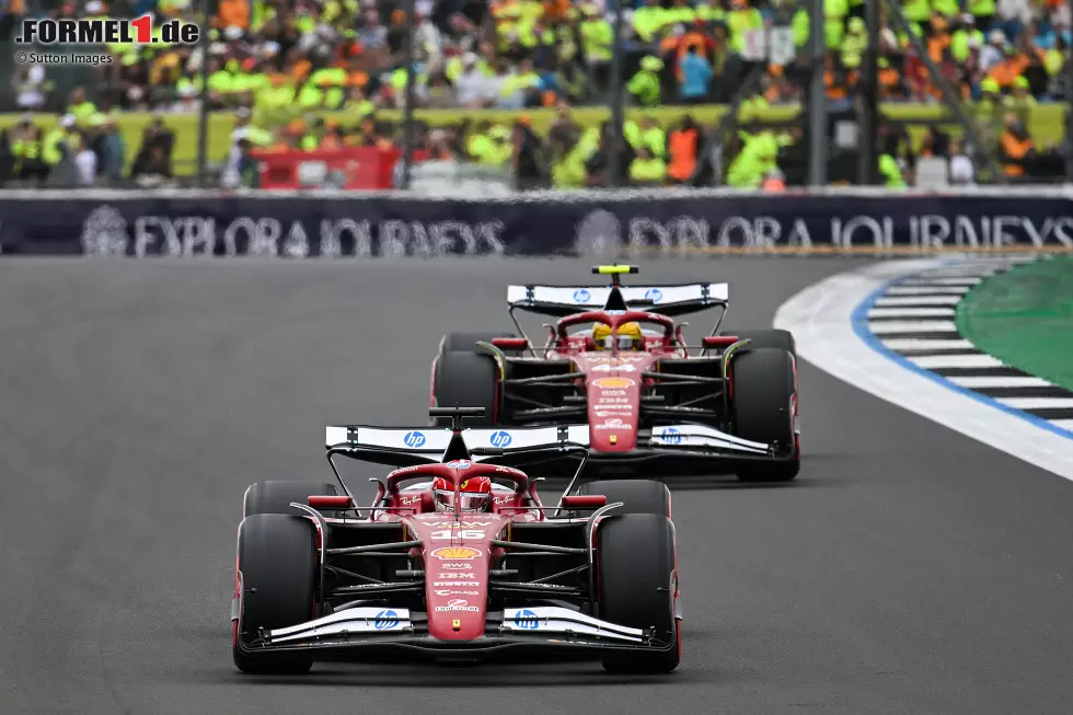 Foto zur News: Charles Leclerc (Ferrari) und Lewis Hamilton (Ferrari)