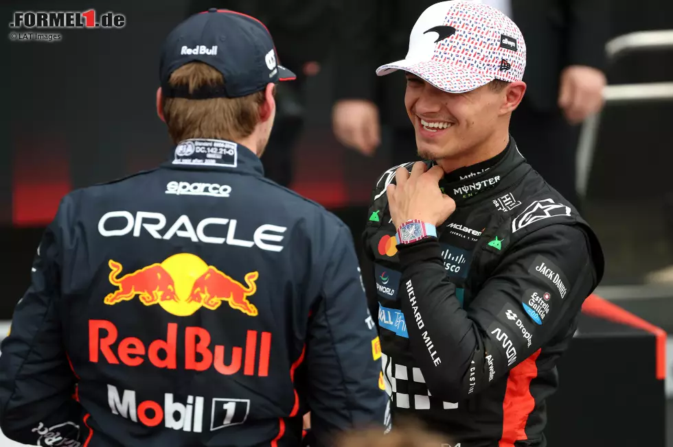 Foto zur News: Max Verstappen (Red Bull) und Lando Norris (McLaren)