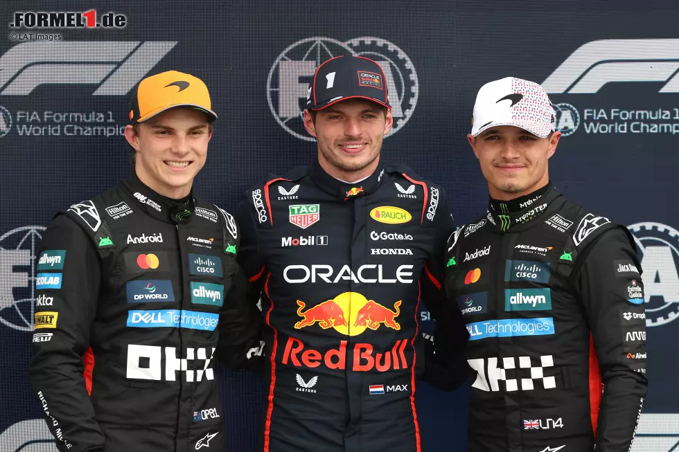 Foto zur News: Max Verstappen (Red Bull), Oscar Piastri (McLaren) und Lando Norris (McLaren)