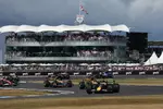 Foto zur News: Max Verstappen (Red Bull), Oscar Piastri (McLaren) und Lando Norris (McLaren)