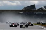 Foto zur News: Max Verstappen (Red Bull) und Oscar Piastri (McLaren)