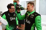 Foto zur News: Nico Hülkenberg (Sauber) und Mattia Binotto