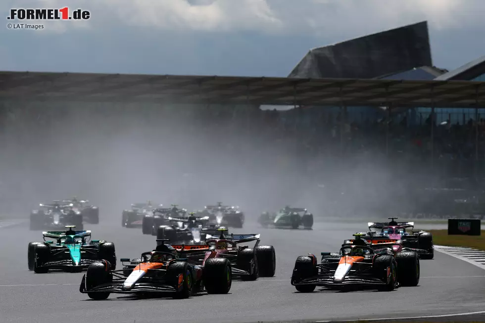 Foto zur News: Oscar Piastri (McLaren) und Lando Norris (McLaren)