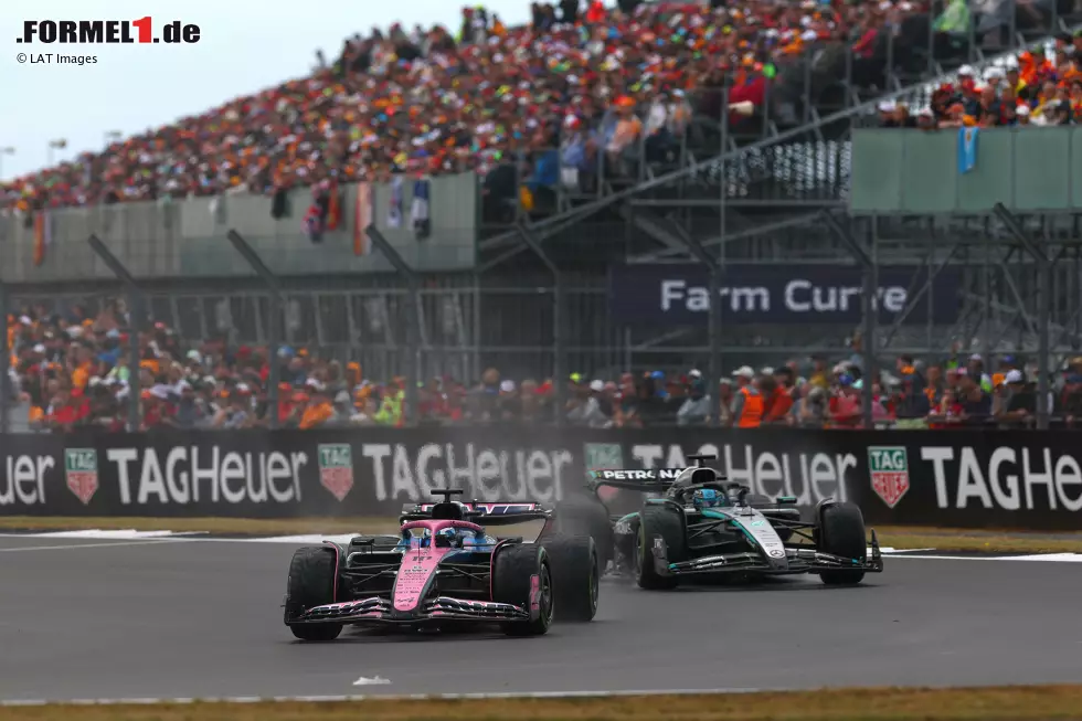 Foto zur News: Pierre Gasly (Alpine) und George Russell (Mercedes)