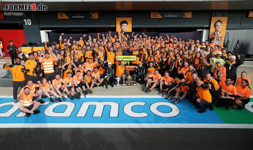Foto zur News: Lando Norris (McLaren) und Oscar Piastri (McLaren)