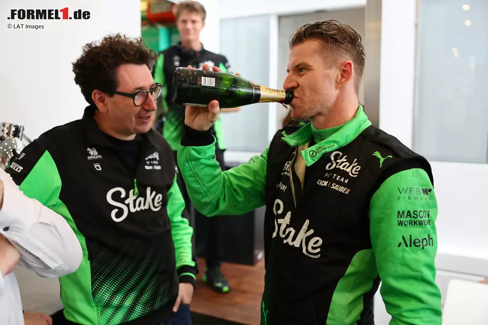 Foto zur News: Nico Hülkenberg (Sauber) und Mattia Binotto