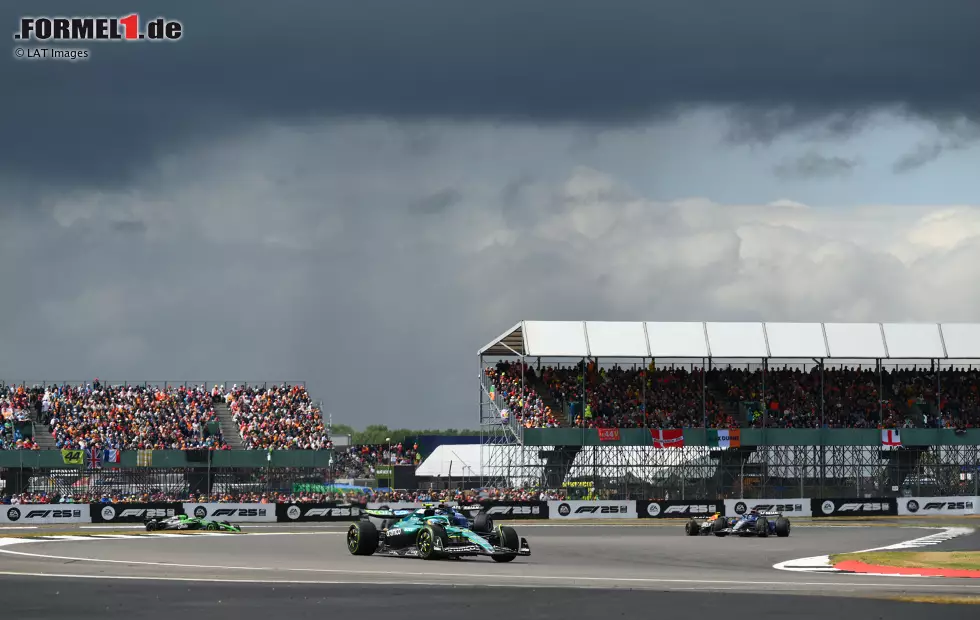 Foto zur News: Fernando Alonso (Aston Martin)