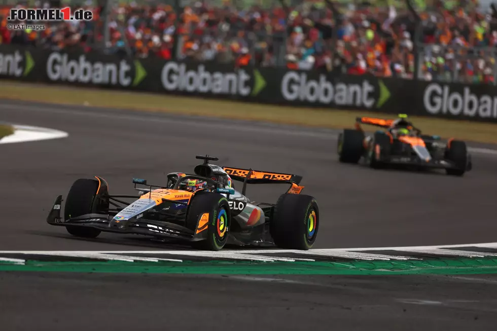 Foto zur News: Oscar Piastri (McLaren) und Lando Norris (McLaren)