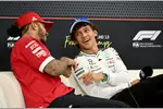 Foto zur News: Andrea Kimi Antonelli und Lewis Hamilton (Ferrari)
