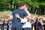Foto zur News: Pierre Gasly (Alpine) und Nathalie Hubert
