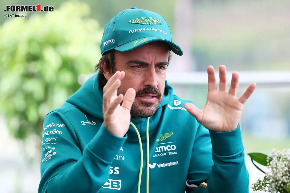 Foto zur News: Fernando Alonso (Aston Martin)