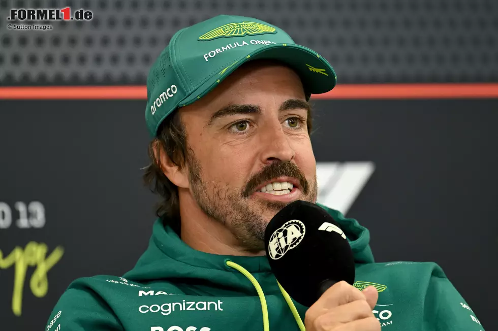 Foto zur News: Fernando Alonso (Aston Martin)