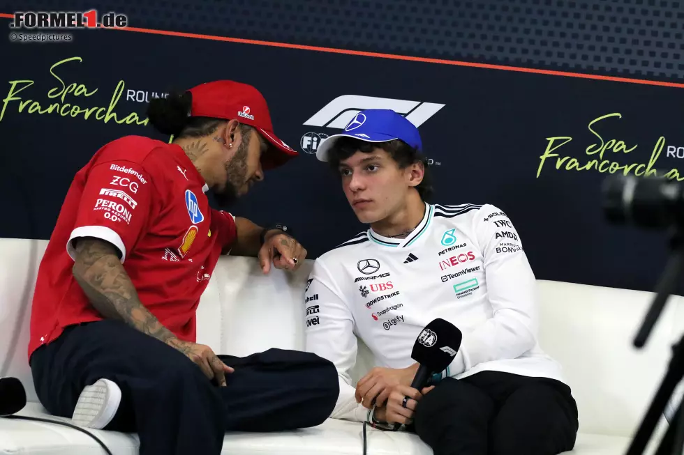 Foto zur News: Andrea Kimi Antonelli und Lewis Hamilton (Ferrari)