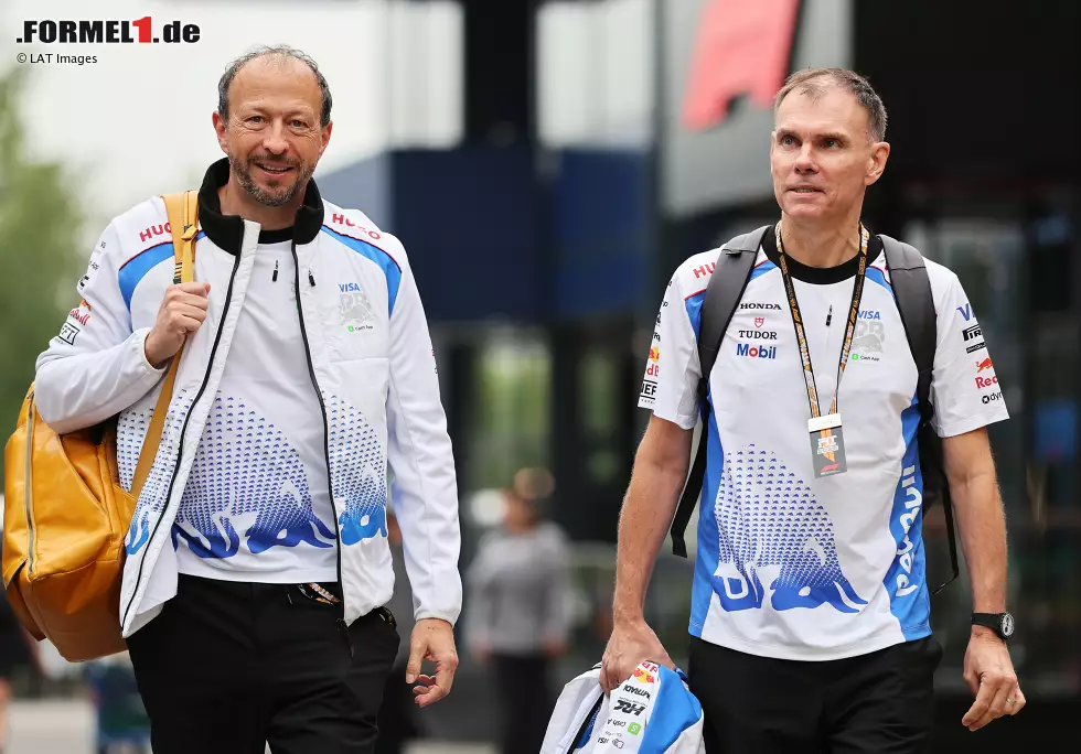 Foto zur News: Peter Bayer und Alan Permane (Racing Bulls)