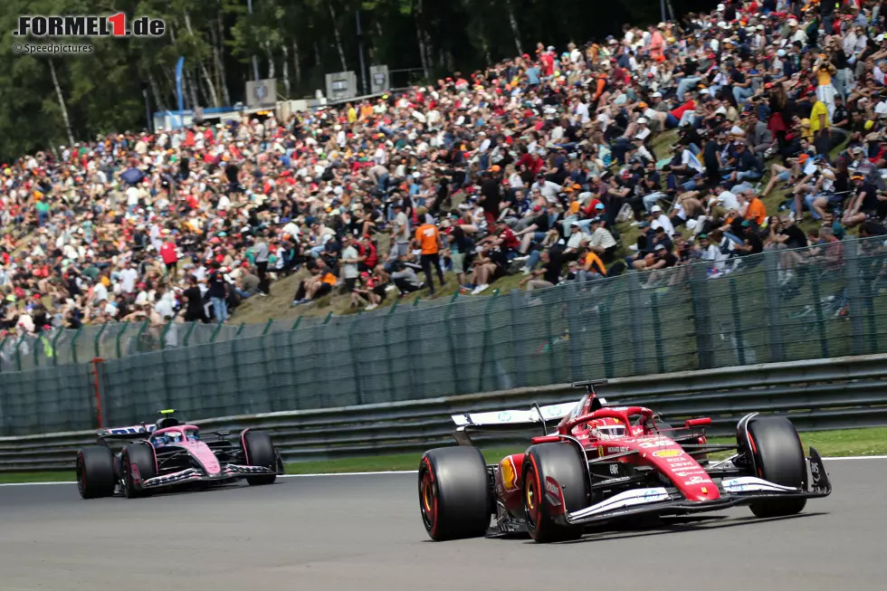 Foto zur News: Charles Leclerc (Ferrari) und Franco Colapinto (Alpine)
