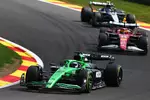 Foto zur News: Andrea Kimi Antonelli, Nico Hülkenberg (Sauber) und Lewis Hamilton (Ferrari)
