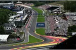 Foto zur News: Max Verstappen (Red Bull), Oscar Piastri (McLaren) und Lando Norris (McLaren)