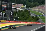Foto zur News: Max Verstappen (Red Bull) und Oscar Piastri (McLaren)