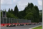 Foto zur News: Oscar Piastri (McLaren) und Max Verstappen (Red Bull)