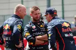 Foto zur News: Max Verstappen (Red Bull) und Mark Thompson