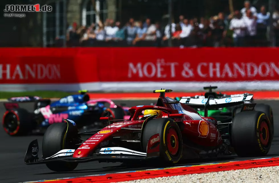 Foto zur News: Lewis Hamilton (Ferrari) und Nico Hülkenberg (Sauber)