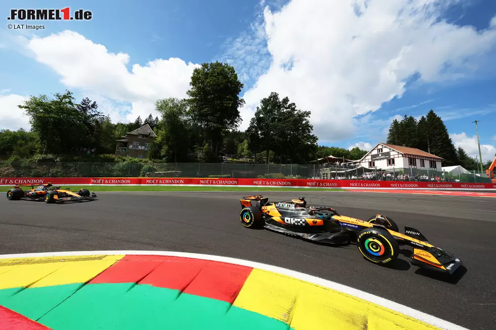 Foto zur News: Oscar Piastri (McLaren) und Lando Norris (McLaren)
