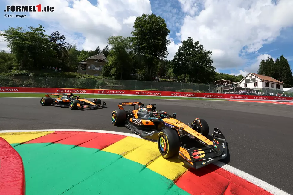 Foto zur News: Oscar Piastri (McLaren) und Lando Norris (McLaren)