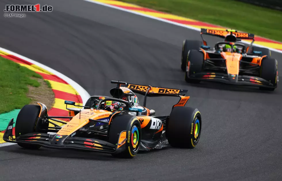Foto zur News: Oscar Piastri (McLaren) und Lando Norris (McLaren)