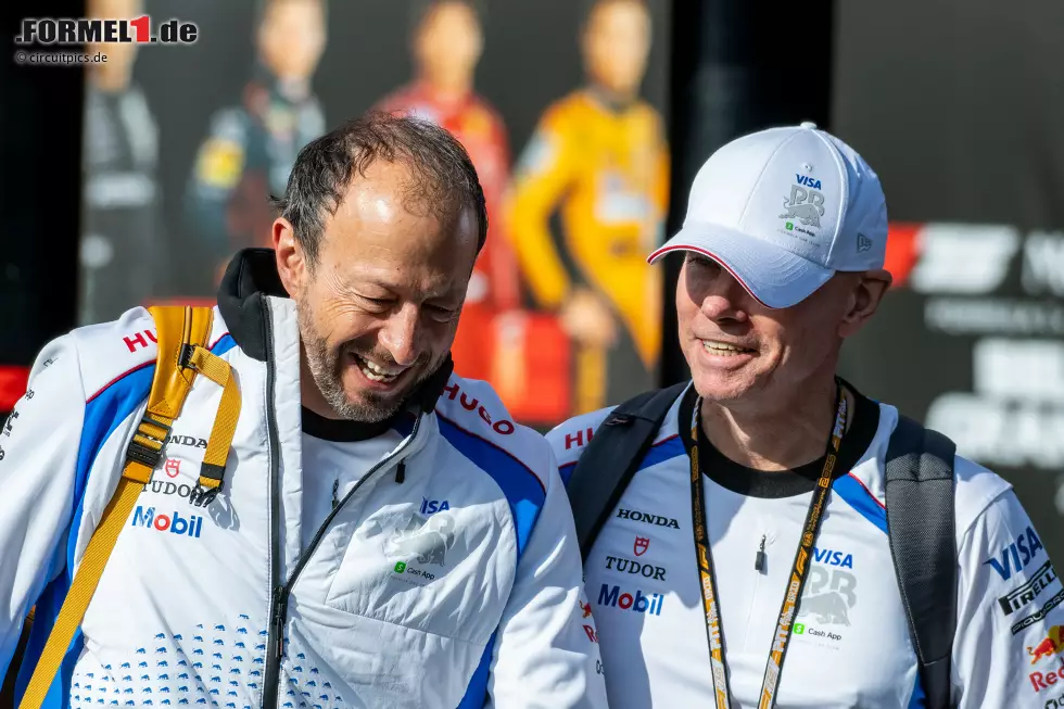 Foto zur News: Peter Bayer und Alan Permane (Racing Bulls)