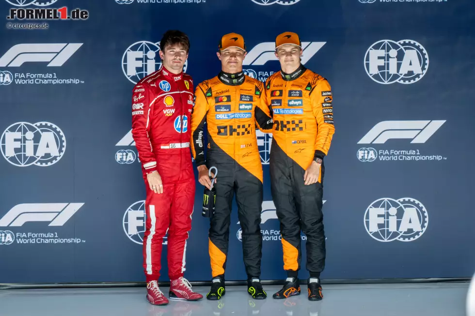 Foto zur News: Charles Leclerc (Ferrari), Lando Norris (McLaren) und Oscar Piastri (McLaren)
