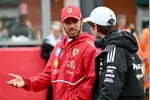 Foto zur News: Andrea Kimi Antonelli und Lewis Hamilton (Ferrari)