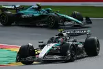Foto zur News: Andrea Kimi Antonelli und Fernando Alonso (Aston Martin)