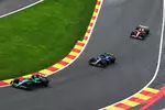 Foto zur News: Lance Stroll (Aston Martin), Carlos Sainz (Williams) und Lewis Hamilton (Ferrari)