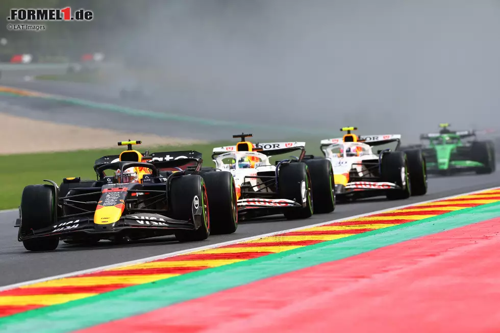 Foto zur News: Yuki Tsunoda (Red Bull), Isack Hadjar (Racing Bulls) und Liam Lawson (Racing Bulls)