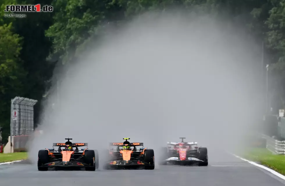 Foto zur News: Oscar Piastri (McLaren) und Lando Norris (McLaren)