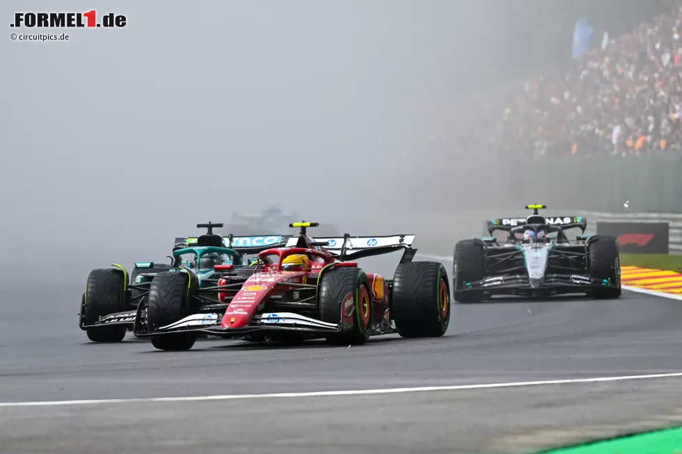 Foto zur News: Andrea Kimi Antonelli und Lewis Hamilton (Ferrari)
