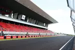 Foto zur News: Die neue Haupttribüne am Hungaroring