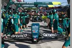 Foto zur News: Boxenstopp-Training bei Aston Martin