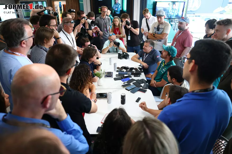 Foto zur News: Fernando Alonso (Aston Martin)