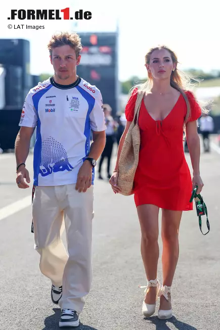 Foto zur News: Liam Lawson (Racing Bulls) mit Hannah St. John