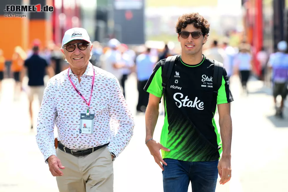 Foto zur News: Jo Ramirez mit Gabriel Bortoleto (Sauber)