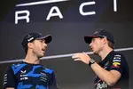 Foto zur News: Pierre Gasly (Alpine) und Max Verstappen (Red Bull)