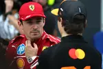 Foto zur News: Charles Leclerc (Ferrari) und Oscar Piastri (McLaren)