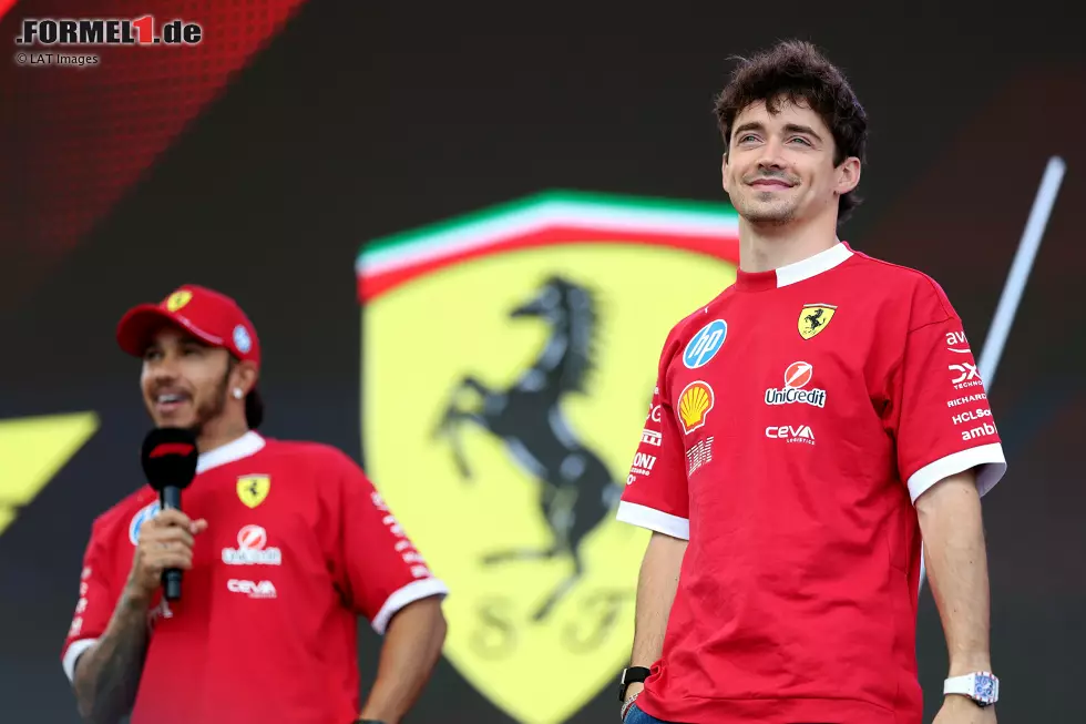 Foto zur News: Lewis Hamilton (Ferrari) und Charles Leclerc (Ferrari)